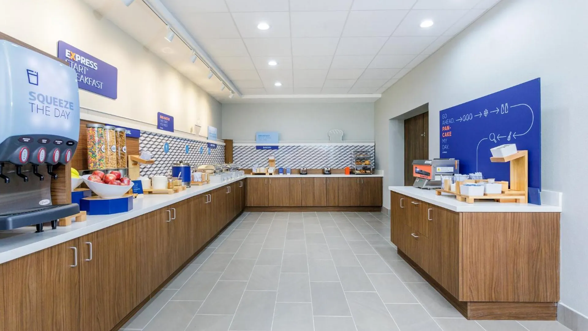 Holiday Inn Express & Suites Tampa Stadium - Airport Area By Ihg